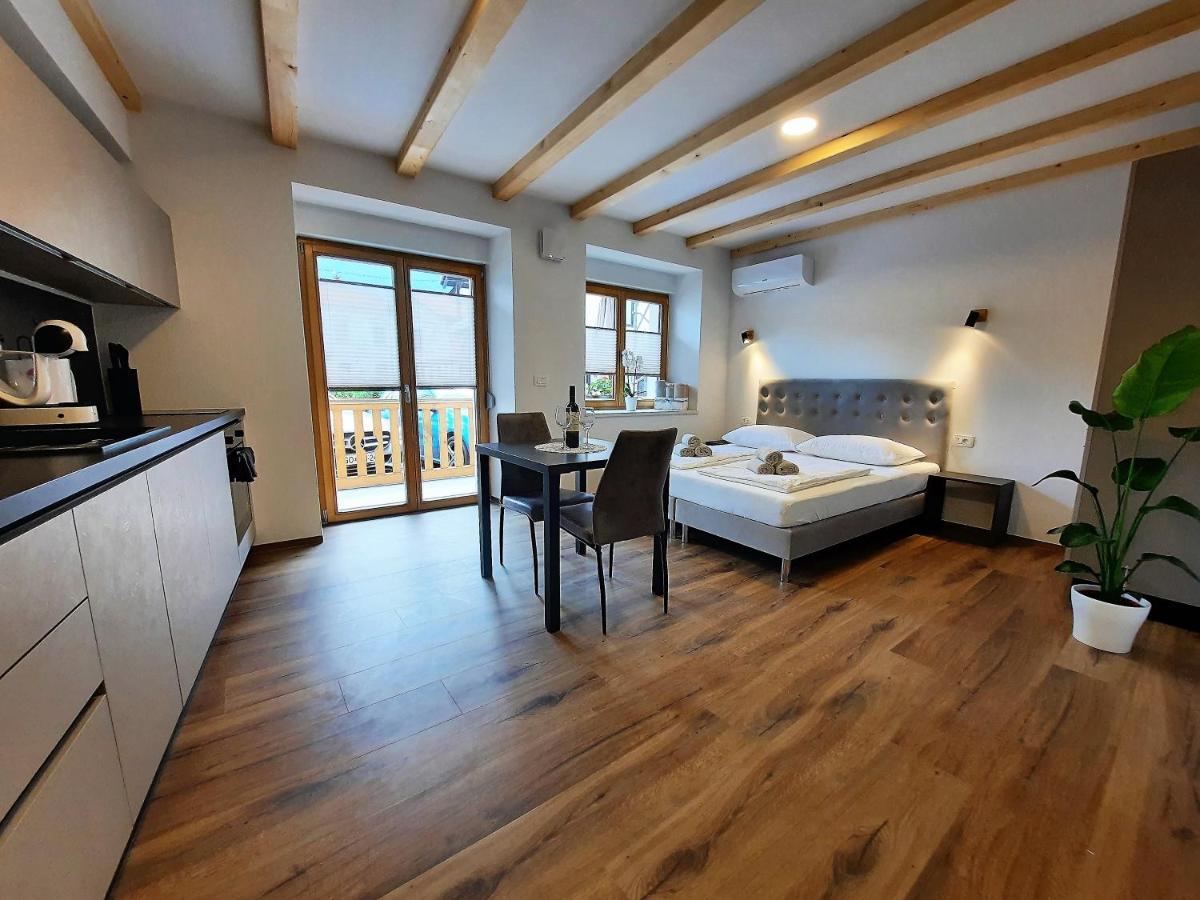 Apartments Hlapi With Spa コバリード エクステリア 写真